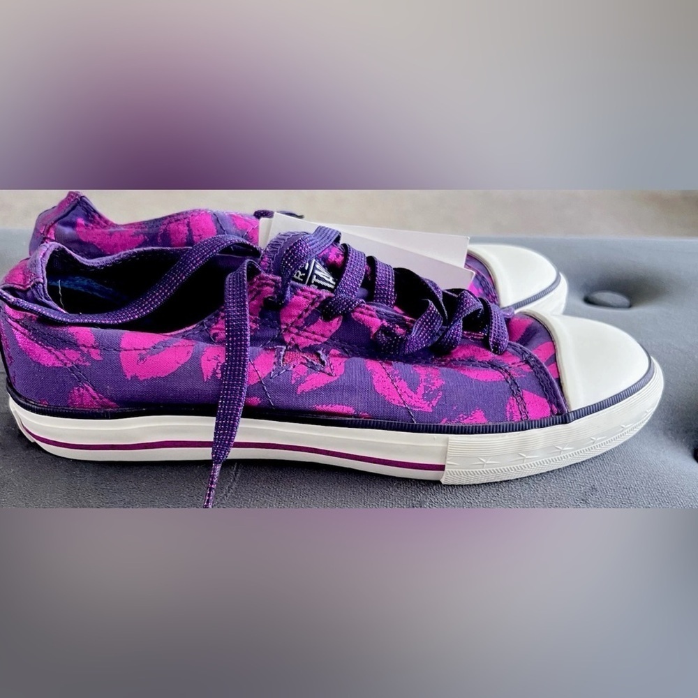 Converse Pink and Purple Kiss Low-Tops - Picture 5 of 9